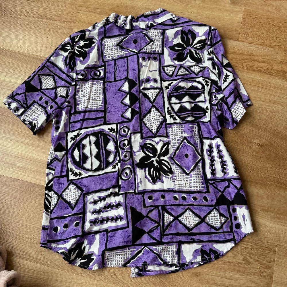 Vintage Button Down Hawaiian Floral Shirt - Picture 5 of 5